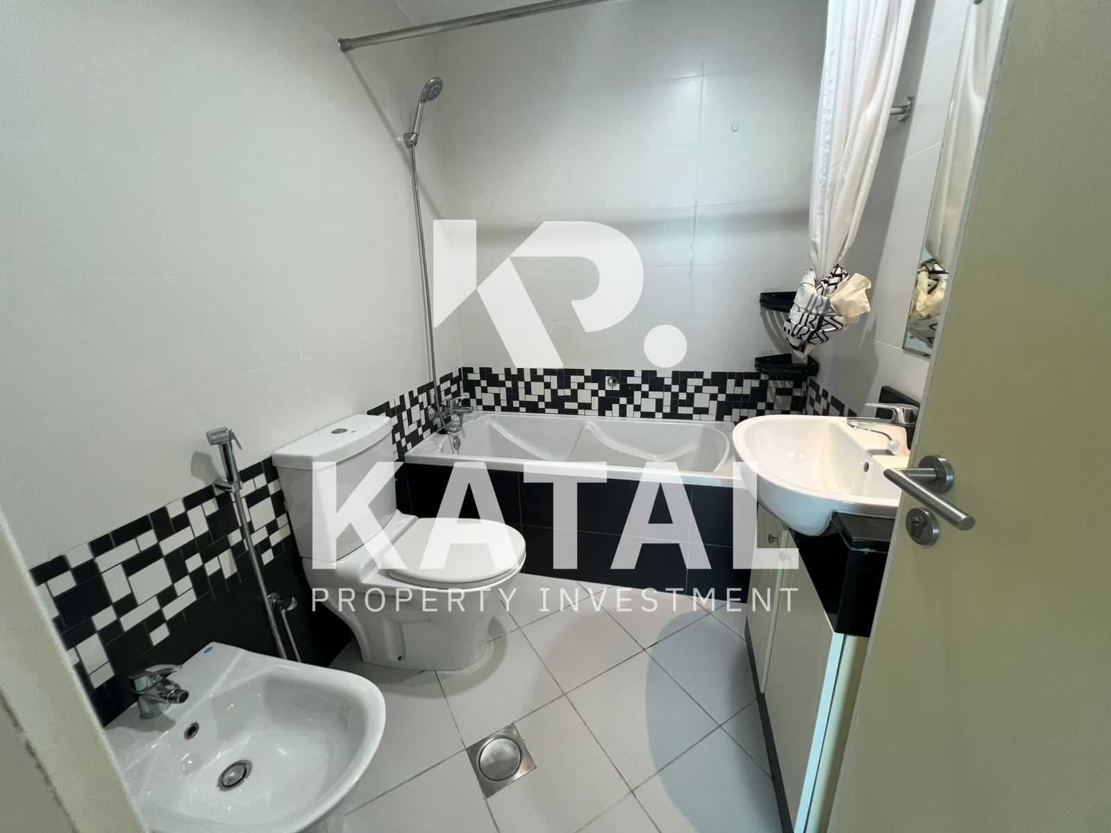 O3m1f54MMSG8st9nCOH5ToFRozrBY8wDXtNPG1HXmarkScale55markAligncentercentermarkAlpha0 Ready to Move In | Sea View | Well Maintained