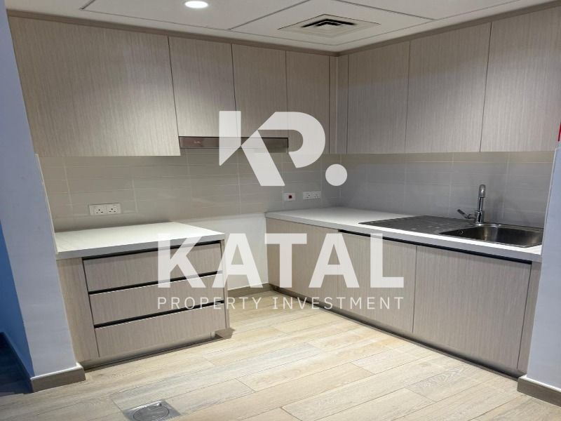 Well Maintained| Stunning View| Prime Location