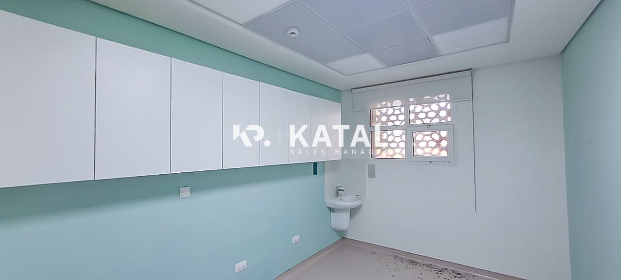 Spacious Villa | Huge Parking Spaces| Suitable for Medical Center
