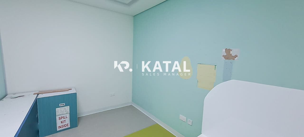 Spacious Villa | Huge Parking Spaces| Suitable for Medical Center