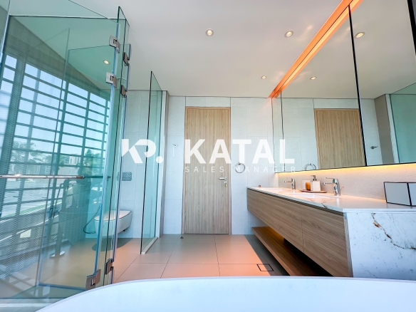 584