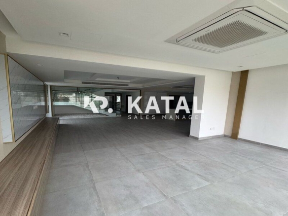 584