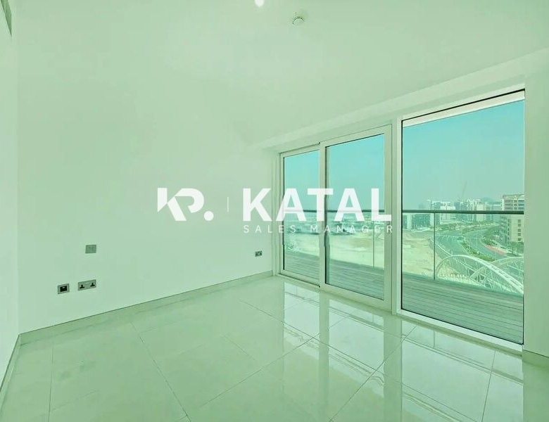 Waterfront Living | Ready to Move in | Prime Location