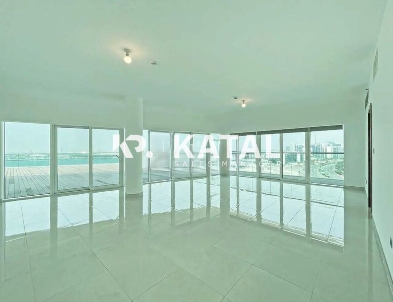 Waterfront Living | Ready to Move in | Prime Location