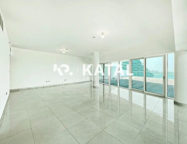 Waterfront Living | Ready to Move in | Prime Location