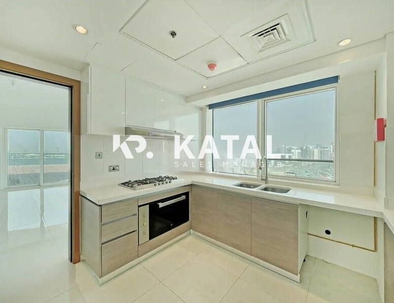 Waterfront Living | Ready to Move in | Prime Location