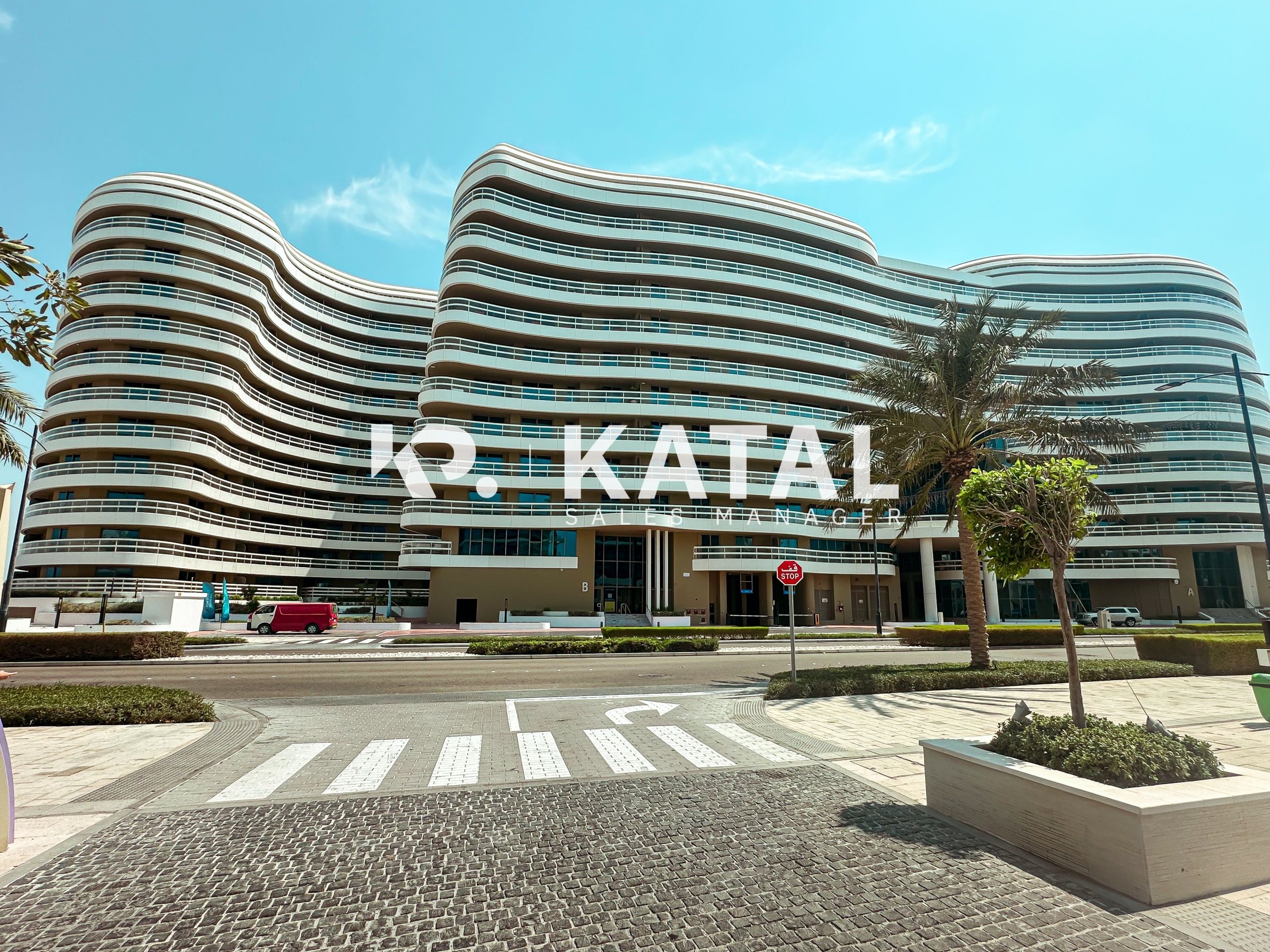 Stunning Sea View| 3BR + Maid| Prime Location