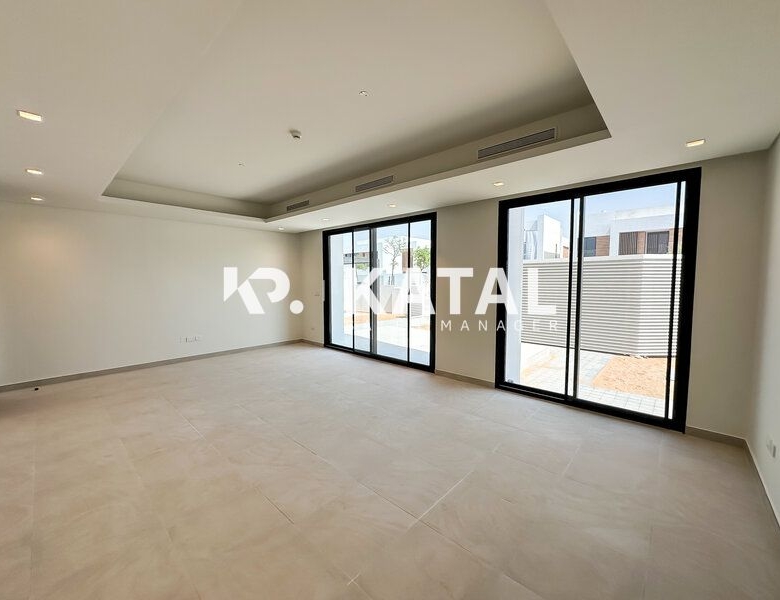 Huge Plot | Corner-Single Row | Prime Location