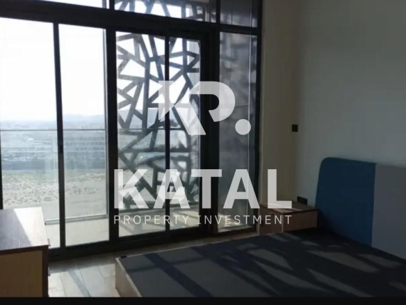 584